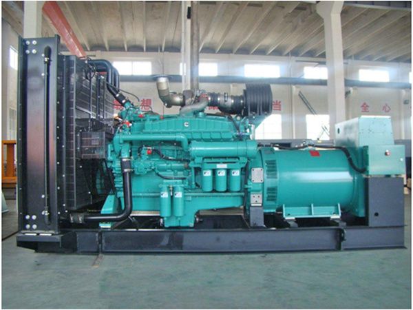 河北大銘?zhàn)B殖場客戶,定制400kw康明斯發(fā)電機(jī)已組裝完畢下線,技術(shù)人員在配置過程中本著為“機(jī)組負(fù)責(zé),顧客著想”原則。注重每一個細(xì)節(jié),精心組裝,公司檢測員對機(jī)組性能指標(biāo)進(jìn)行檢驗(yàn)測試,各項(xiàng)指標(biāo)均優(yōu)于國家現(xiàn)行標(biāo)準(zhǔn),可以出廠,機(jī)組將于2017年05月12日發(fā)往河北。.jpg