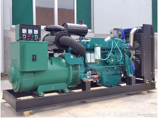 江蘇客戶，定制250kw濰柴發(fā)電機(jī)已組裝完畢下線，技術(shù)人員在配置過程中本著為“機(jī)組負(fù)責(zé)，顧客著想”原則。注重每一個(gè)細(xì)節(jié)，精心組裝，公司檢測員對機(jī)組性能指標(biāo)進(jìn)行檢驗(yàn)測試，各項(xiàng)指標(biāo)均優(yōu)于國家現(xiàn)行標(biāo)準(zhǔn)，可以出廠，機(jī)組將于2017年04月17日發(fā)往江蘇。.jpg
